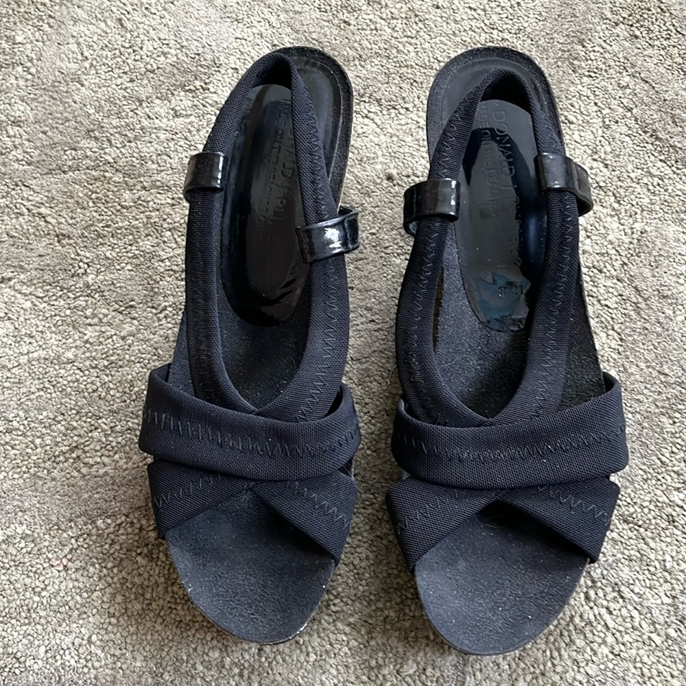 Donald Pliner black wedge sandals size 8.5
